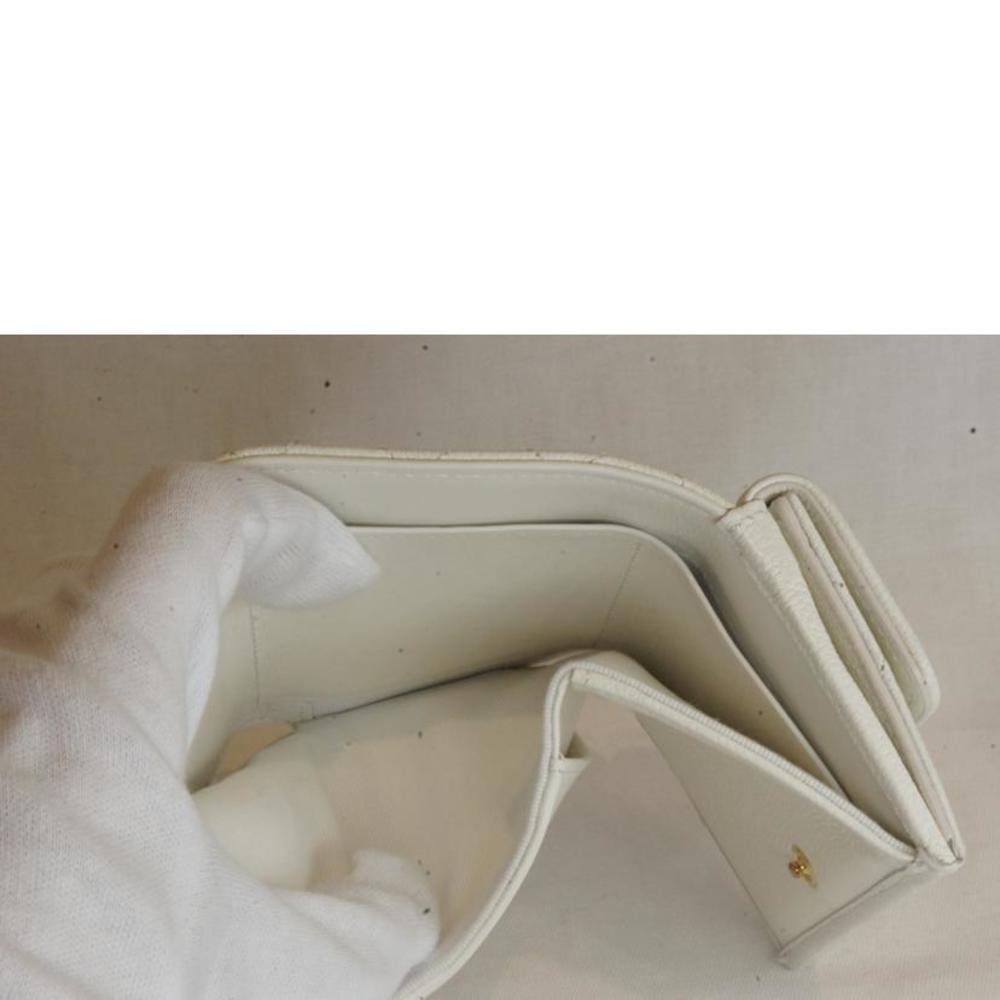 Chanel Boy Wallet Caviar White - Picture 3 of 5
